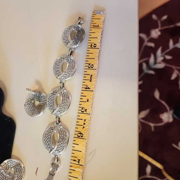 Vintage sarah coventry  Silvertone Jewelry Set - Picture 2 of 4